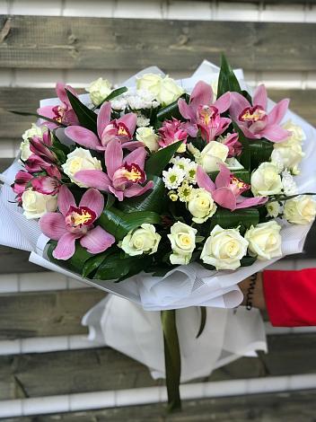 Букет цветов из: Розы и Хризантемы в Лебяжье Курганской области