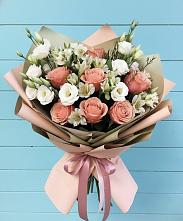 Букет цветов из:  Розы, Альстромерии и Лизиантусы в Лебяжье Курганской области
