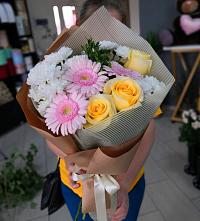 Букет цветов из:  Герберы, Розы и Хризантемы в Лебяжье Курганской области