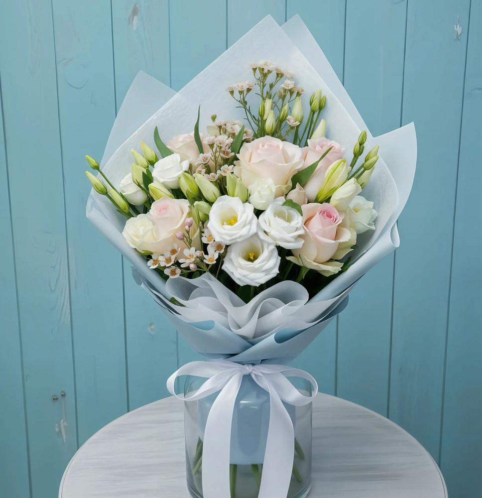 Букет цветов из: Розы и Лизиантусы в Лебяжье Курганской области