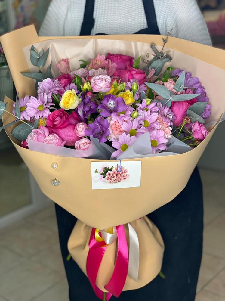 Букет цветов из: Хризантемы, Гвоздики и Альстромерии в Лебяжье Курганской области