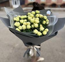 Букет Белые кустовые розы Солинеро в Лебяжье Курганской области