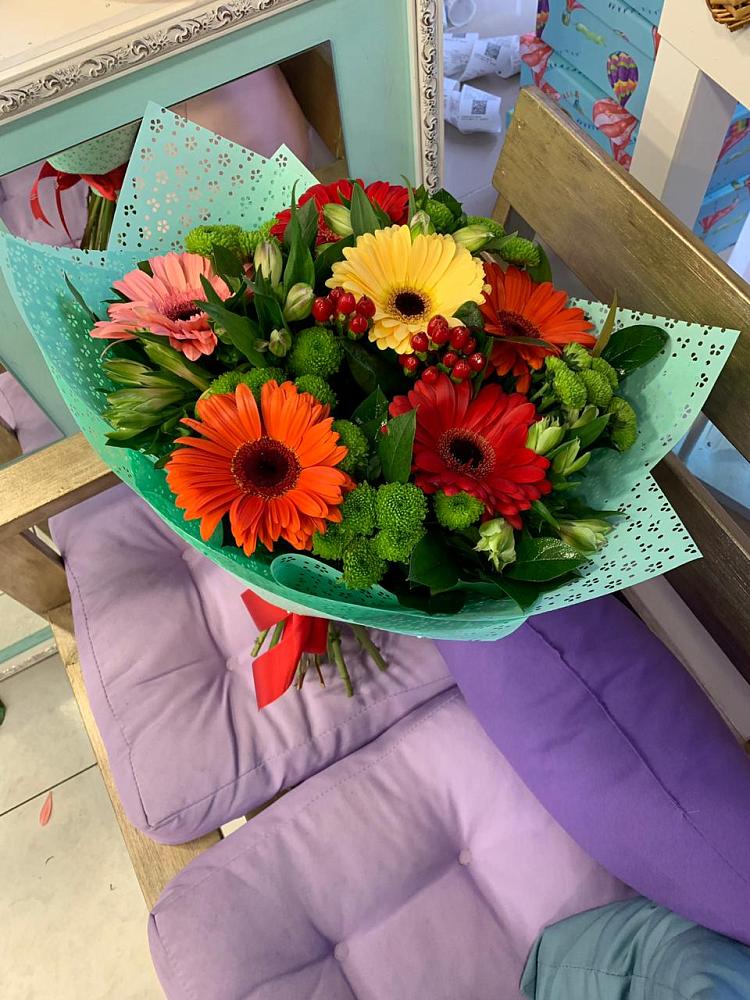 Букет цветов из: Герберы, Хризантемы и Альстромерии в Лебяжье Курганской области