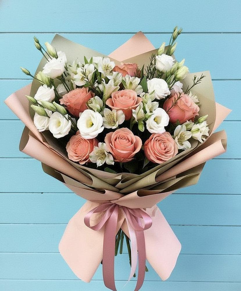 Букет цветов из: Розы, Альстромерии и Лизиантусы в Лебяжье Курганской области
