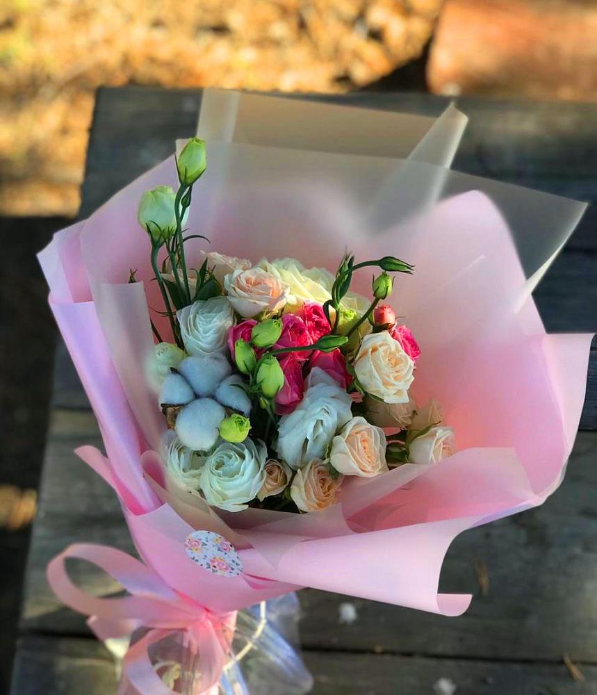 Букет цветов из: Розы и Лизиантусы в Лебяжье Курганской области