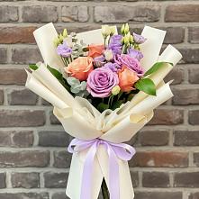 Букет цветов из:  Лизиантусы и Розы в Лебяжье Курганской области