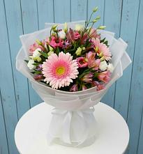 Букет цветов из:  Герберы, Альстромерии и Лизиантусы #REPLACE_PRED# Лебяжье Курганской области