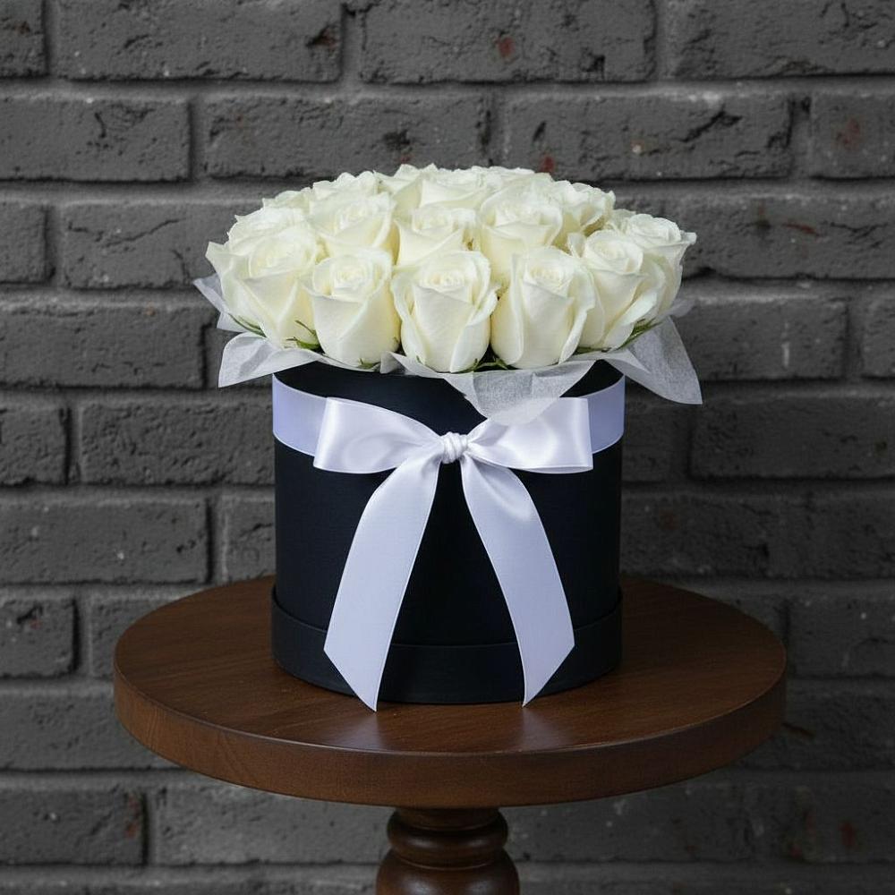 Цветочная композиция из Розы в шляпной коробке в Лебяжье Курганской области