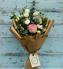 Букет цветов из:  Розы и Лизиантусы в Лебяжье Курганской области